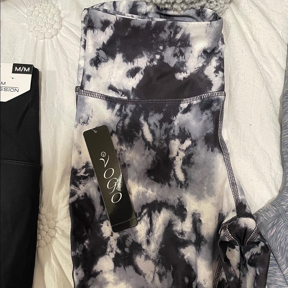 VOGO Capri length leggings